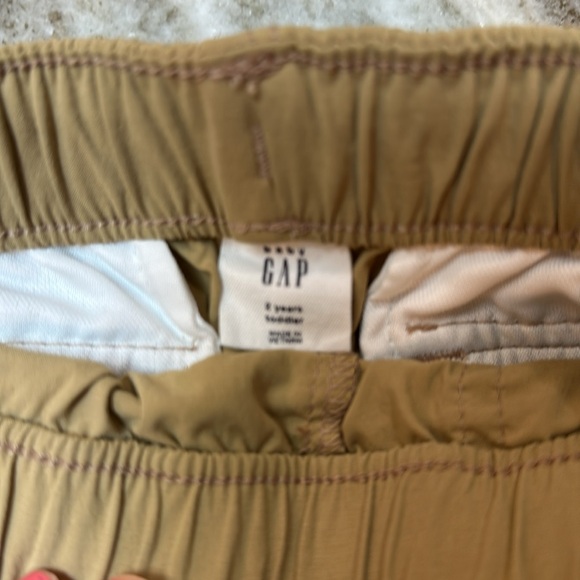 Baby gap shorts - Picture 3 of 3